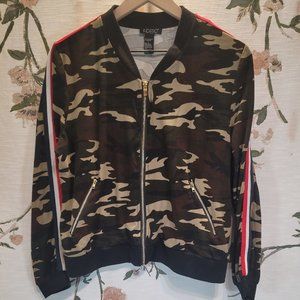 Indero Camo Zip Sweatshirt Women's Size Large